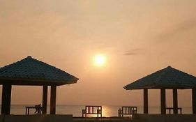 penginapan karanglaut santolo